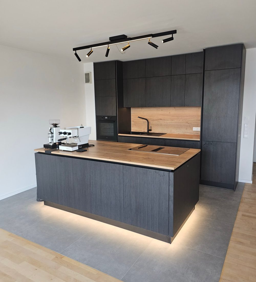 Kuechensanierung-mit-Kuecheninsel-im-Altbau-in-Heidelberg-1